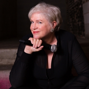 Review: Julia Sweeney is ‘Older & Wider’ and really, really (really) funny