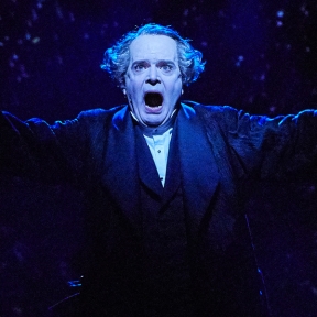 Tony Winner Jefferson Mays on His One-Man A Christmas Carol: 'I Haunt Myself for an Hour and a Half'