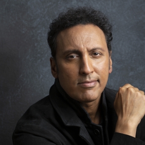 Interview: Aasif Mandvi’s Ready to Tackle His Character in WAITING FOR GODOT